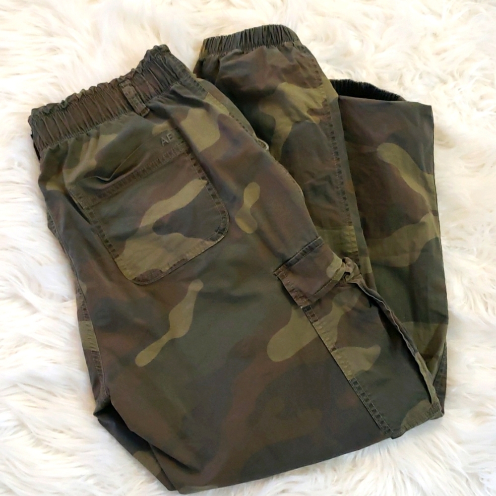 American Eagle Camo Joggers